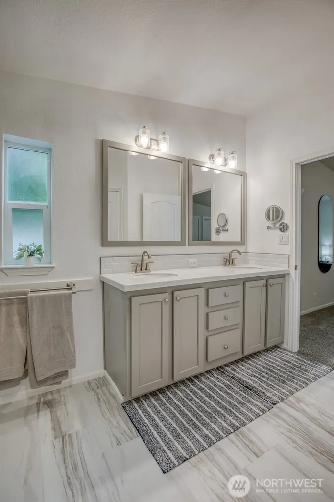 1019 Stanford Drive Cosmopolis WA 98537