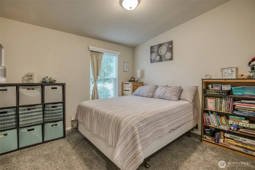 1019 Stanford Drive Cosmopolis WA 98537