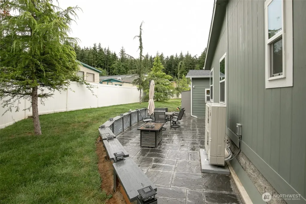 1019 Stanford Drive Cosmopolis WA 98537
