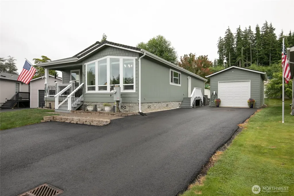1019 Stanford Drive Cosmopolis WA 98537
