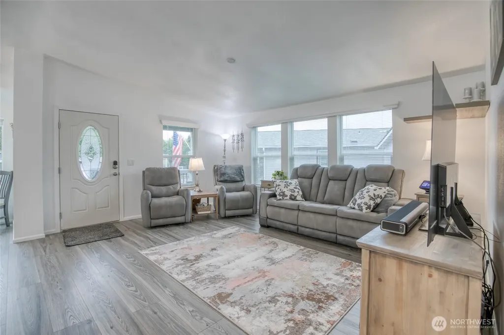 1019 Stanford Drive Cosmopolis WA 98537