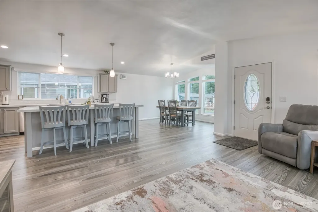 1019 Stanford Drive Cosmopolis WA 98537