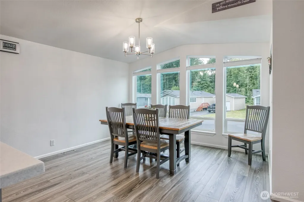 1019 Stanford Drive Cosmopolis WA 98537