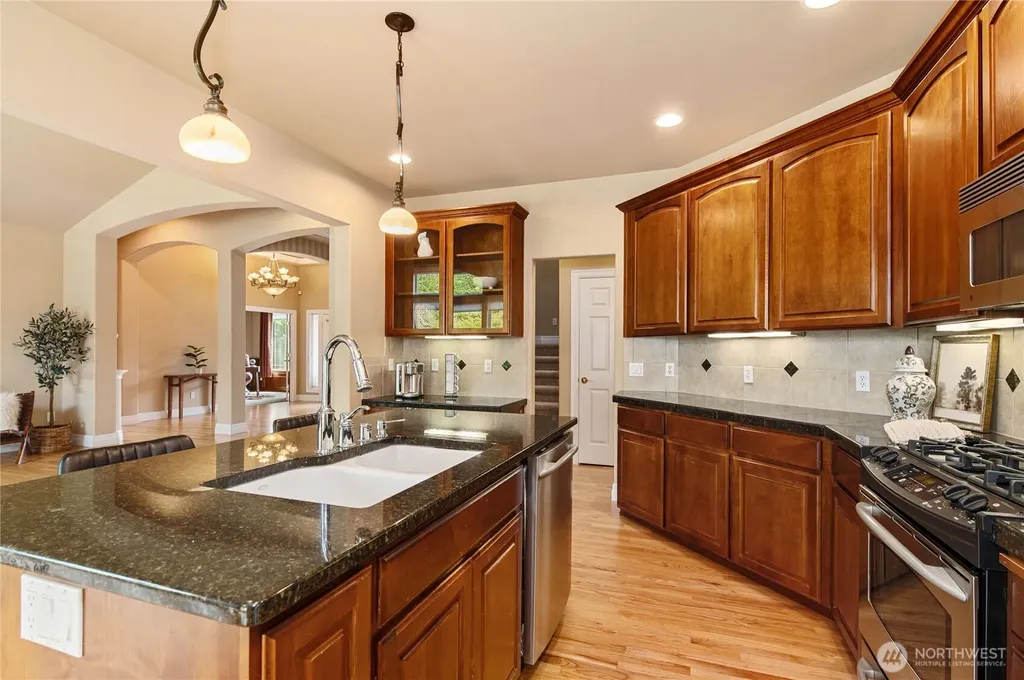 17112 136th Avenue Ct E Puyallup WA 98374