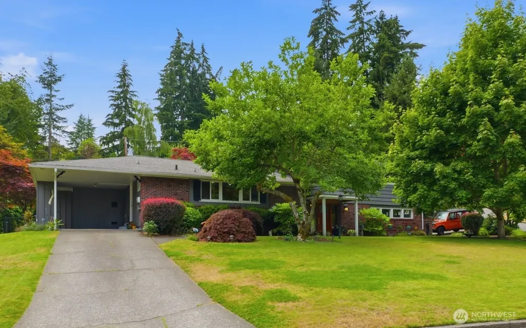 1024 Daniels Drive Fircrest WA 98466