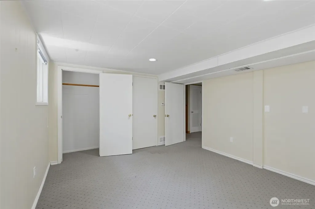 1024 Daniels Drive Fircrest WA 98466