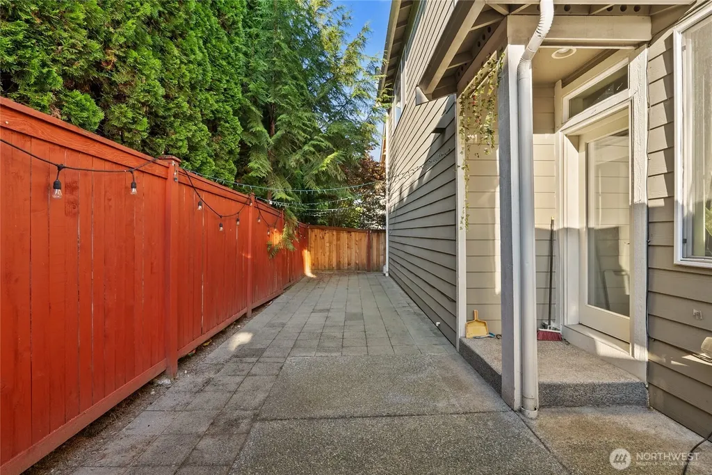 17252 NE 119th Way Redmond WA 98052