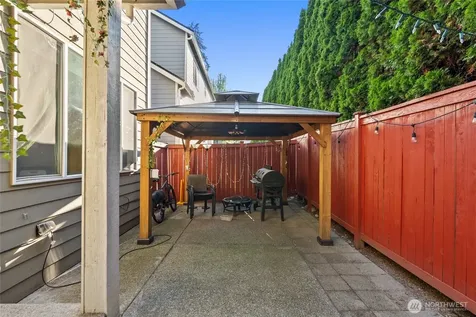 17252 NE 119th Way Redmond WA 98052
