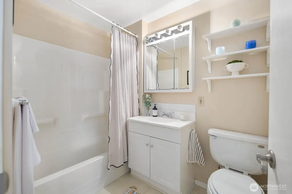 632 13th Avenue E Seattle WA 98102