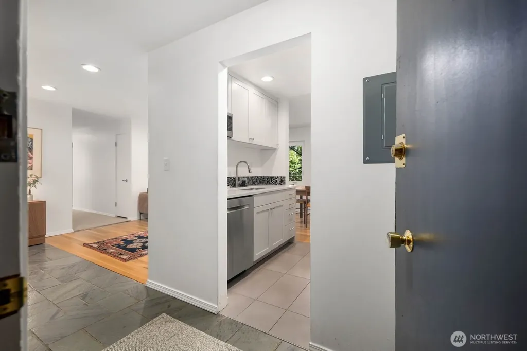 632 13th Avenue E Seattle WA 98102