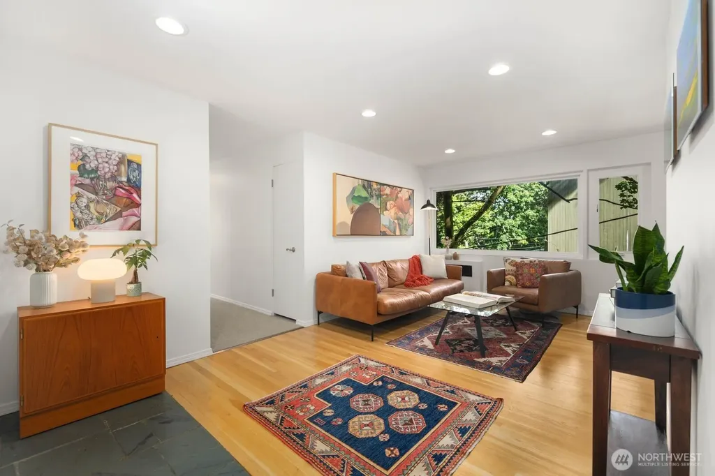632 13th Avenue E Seattle WA 98102