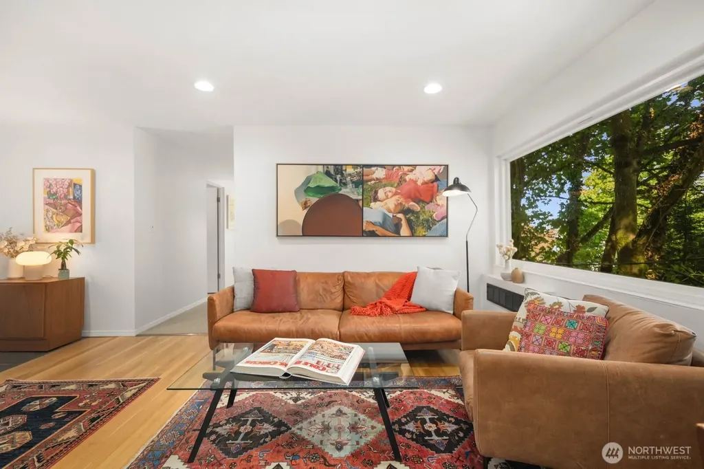 632 13th Avenue E Seattle WA 98102