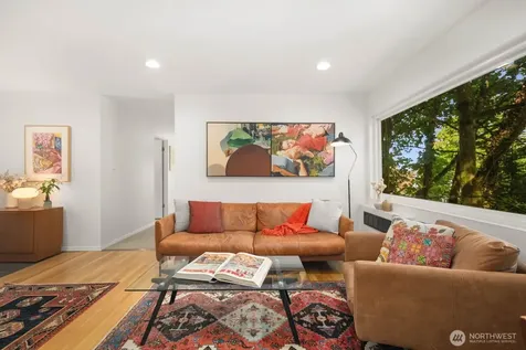 632 13th Avenue E Seattle WA 98102