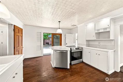 400 Cedar Avenue S Renton WA 98057