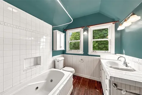 400 Cedar Avenue S Renton WA 98057