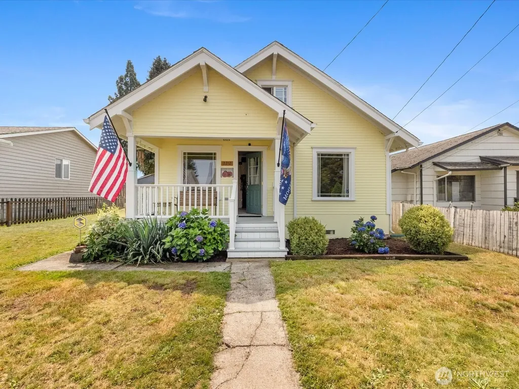 2212 Columbia Avenue Everett WA 98203