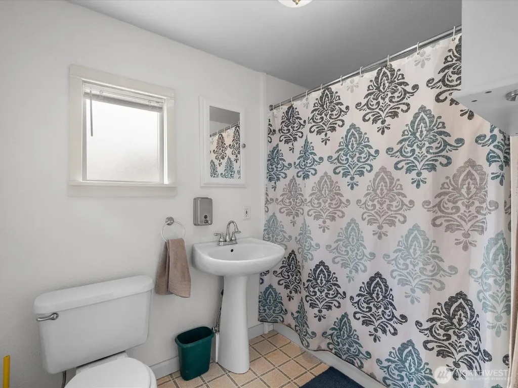 2212 Columbia Avenue Everett WA 98203