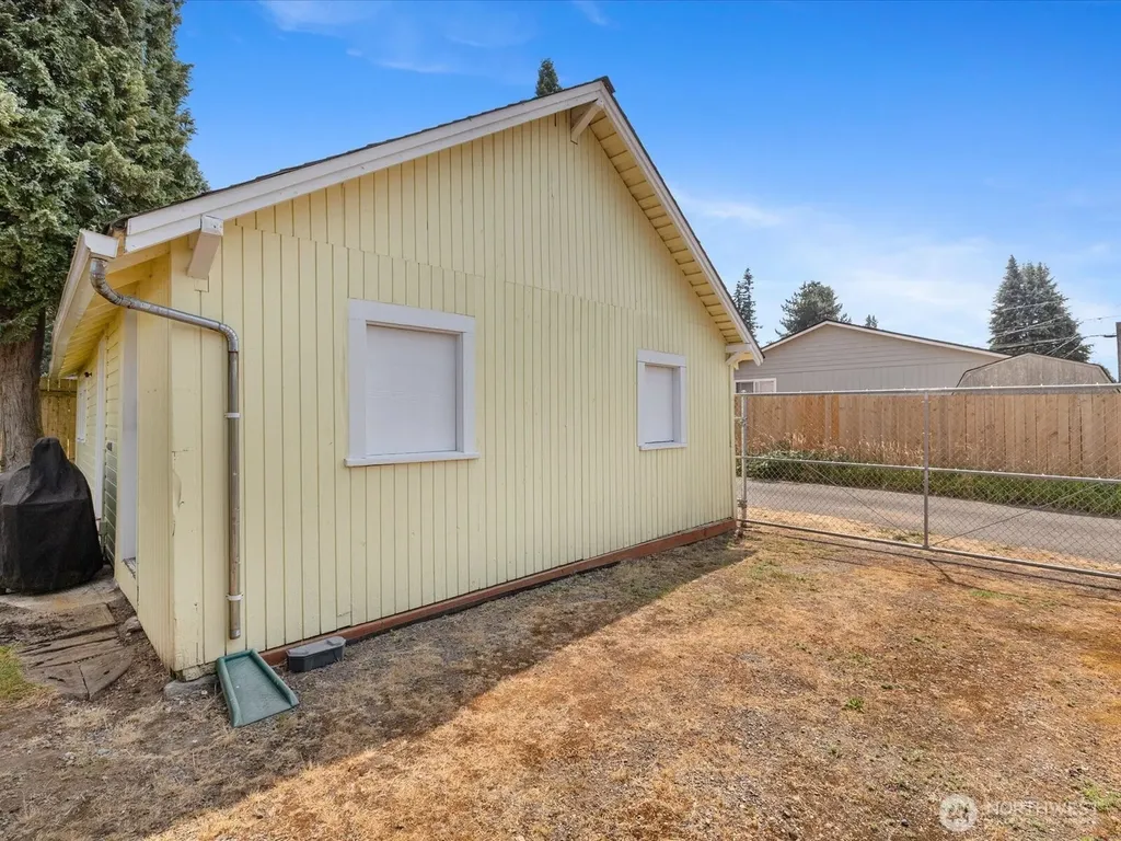 2212 Columbia Avenue Everett WA 98203