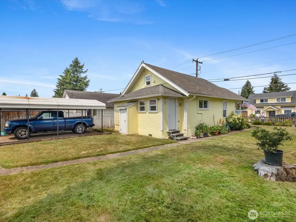 2212 Columbia Avenue Everett WA 98203