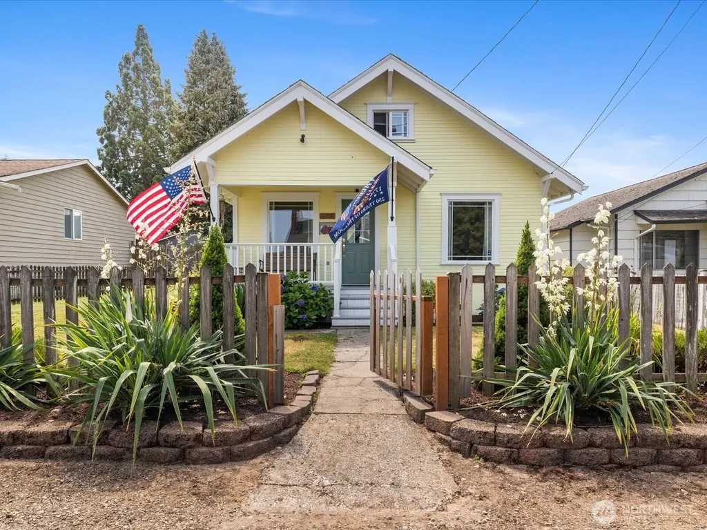 2212 Columbia Avenue Everett WA 98203