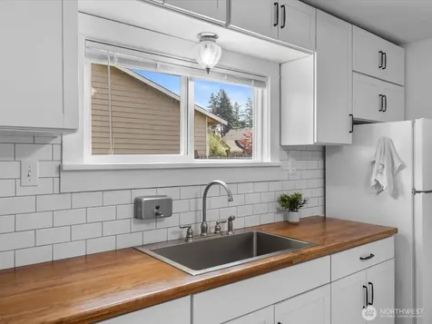 2212 Columbia Avenue Everett WA 98203