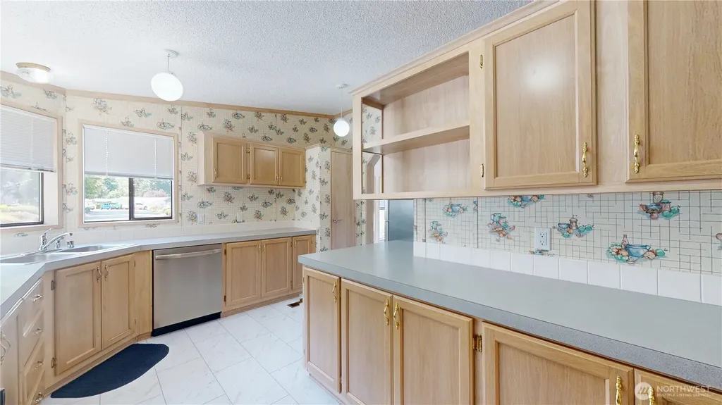 9470 Silver Creek Lane Bremerton WA 98311