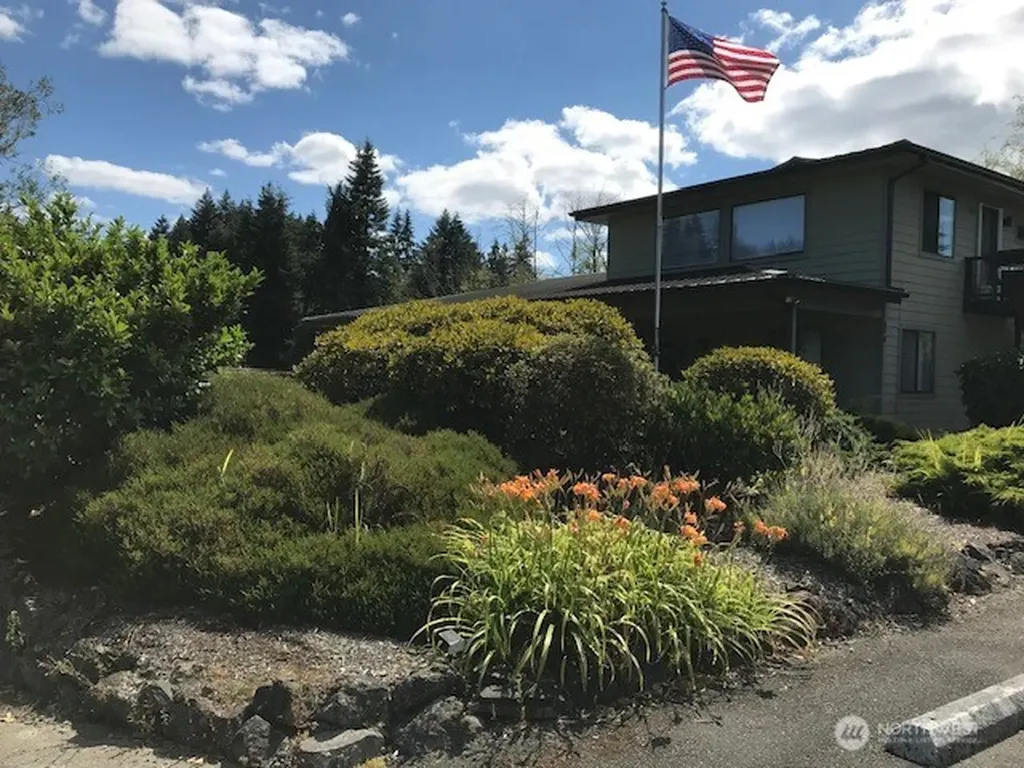 9470 Silver Creek Lane Bremerton WA 98311