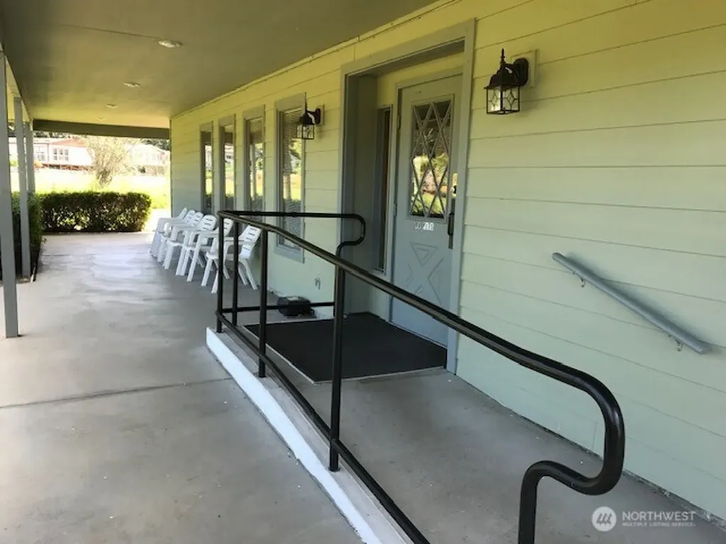 9470 Silver Creek Lane Bremerton WA 98311