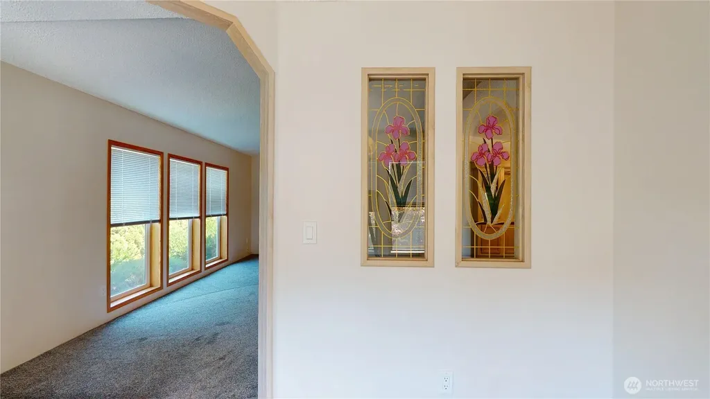 9470 Silver Creek Lane Bremerton WA 98311