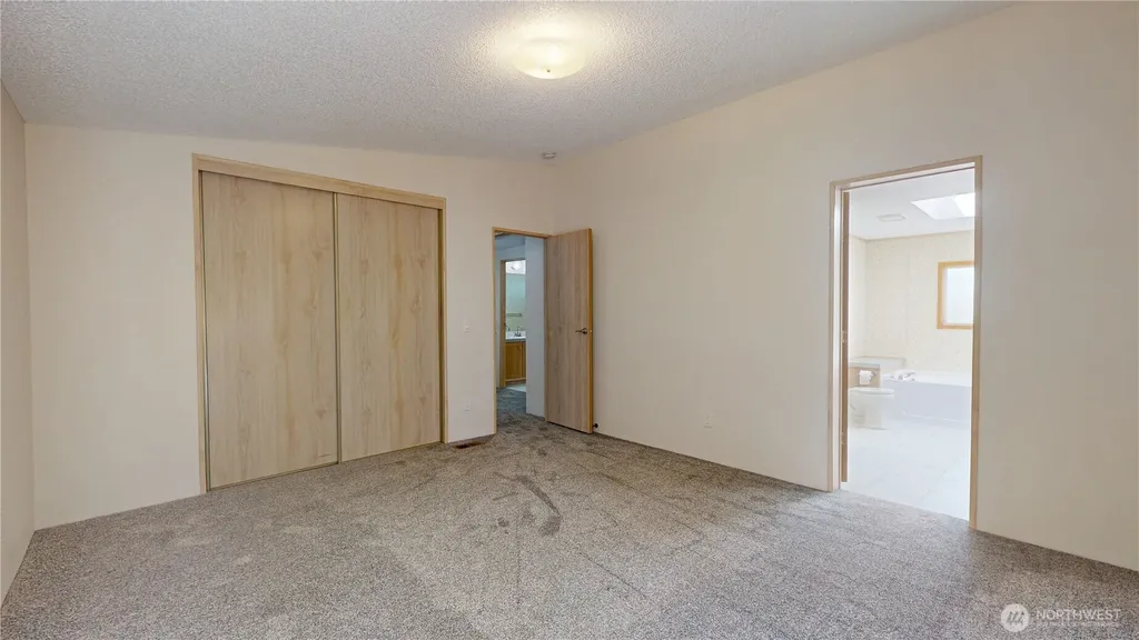 9470 Silver Creek Lane Bremerton WA 98311