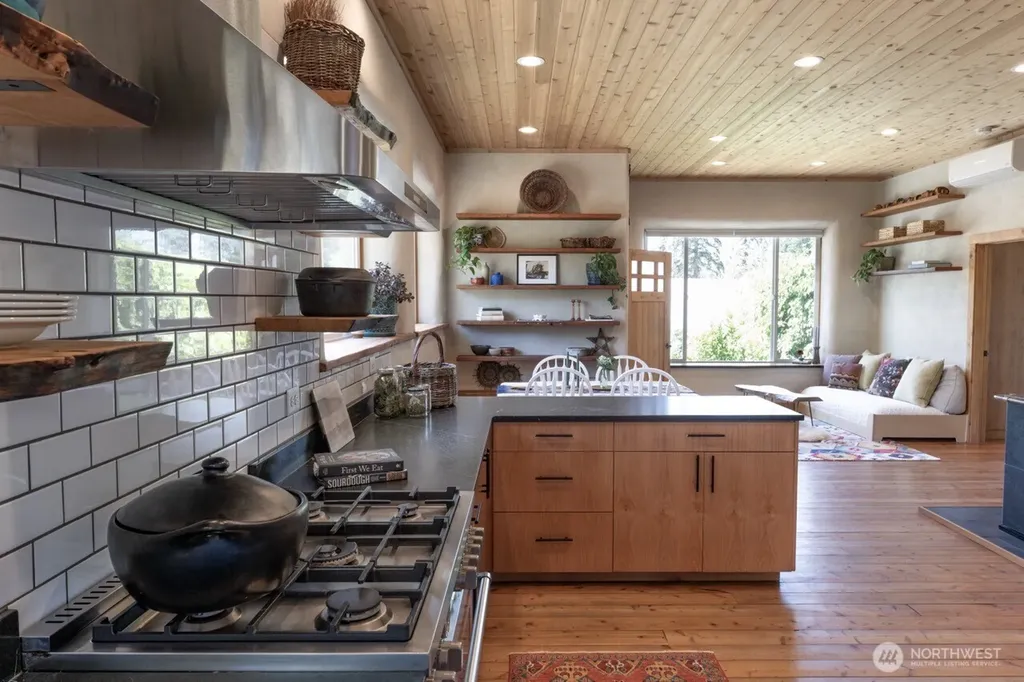 322 Cassidy Sequim WA 98382
