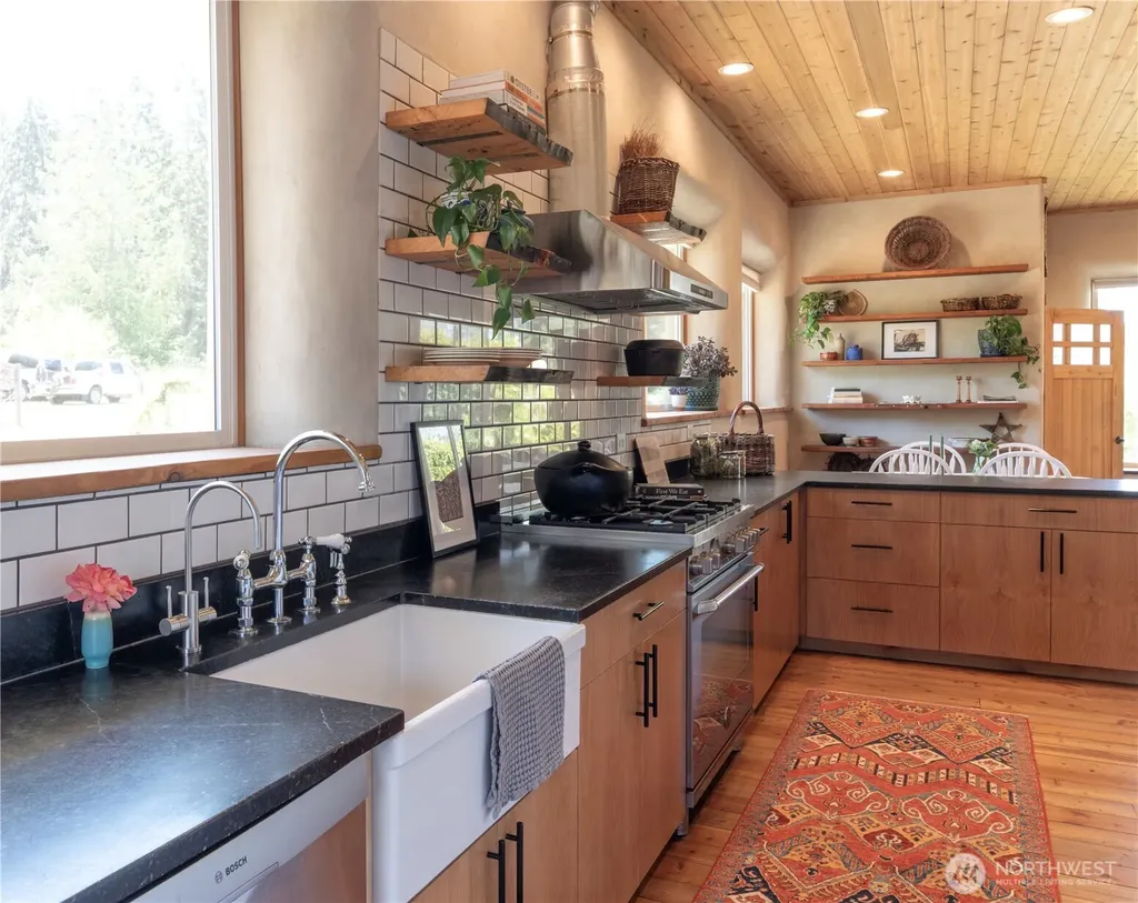 322 Cassidy Sequim WA 98382