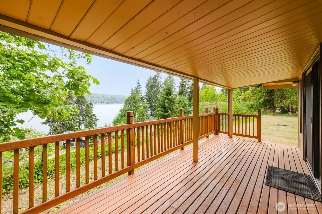 30 NE Alta Vista Drive Belfair WA 98528