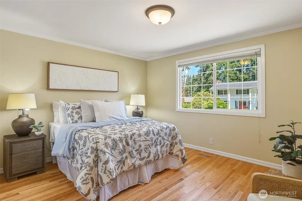 9804 241st Place SW Edmonds WA 98020