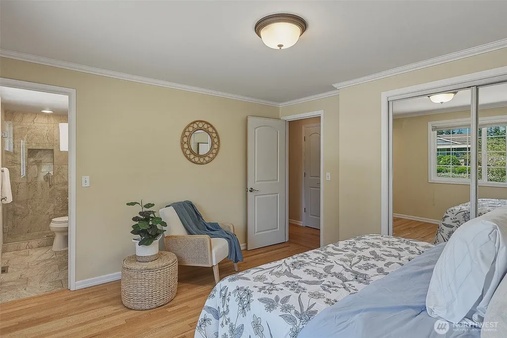 9804 241st Place SW Edmonds WA 98020