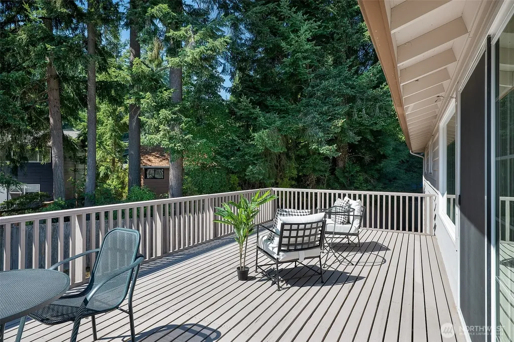 9804 241st Place SW Edmonds WA 98020