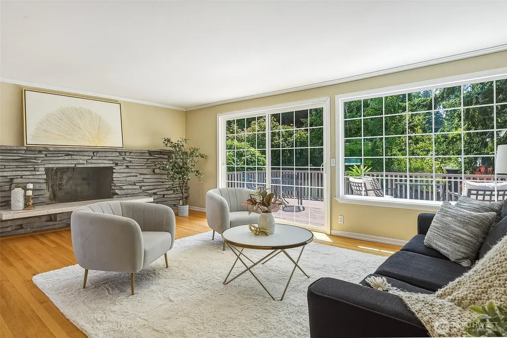 9804 241st Place SW Edmonds WA 98020