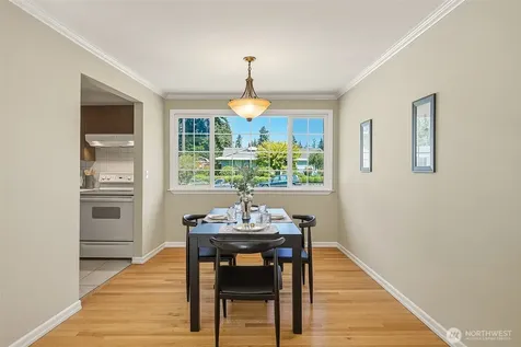 9804 241st Place SW Edmonds WA 98020