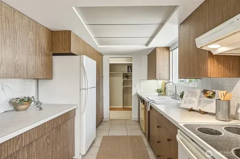 9804 241st Place SW Edmonds WA 98020