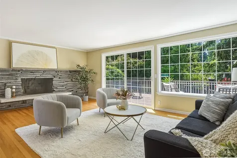 9804 241st Place SW Edmonds WA 98020
