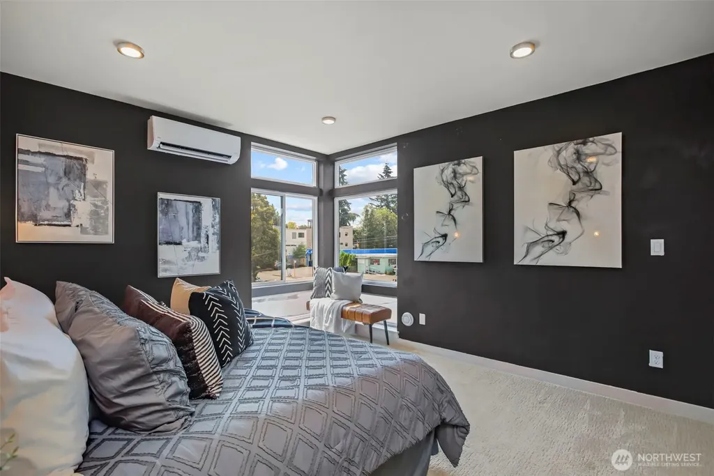 1010 NE 92nd Street Seattle WA 98115