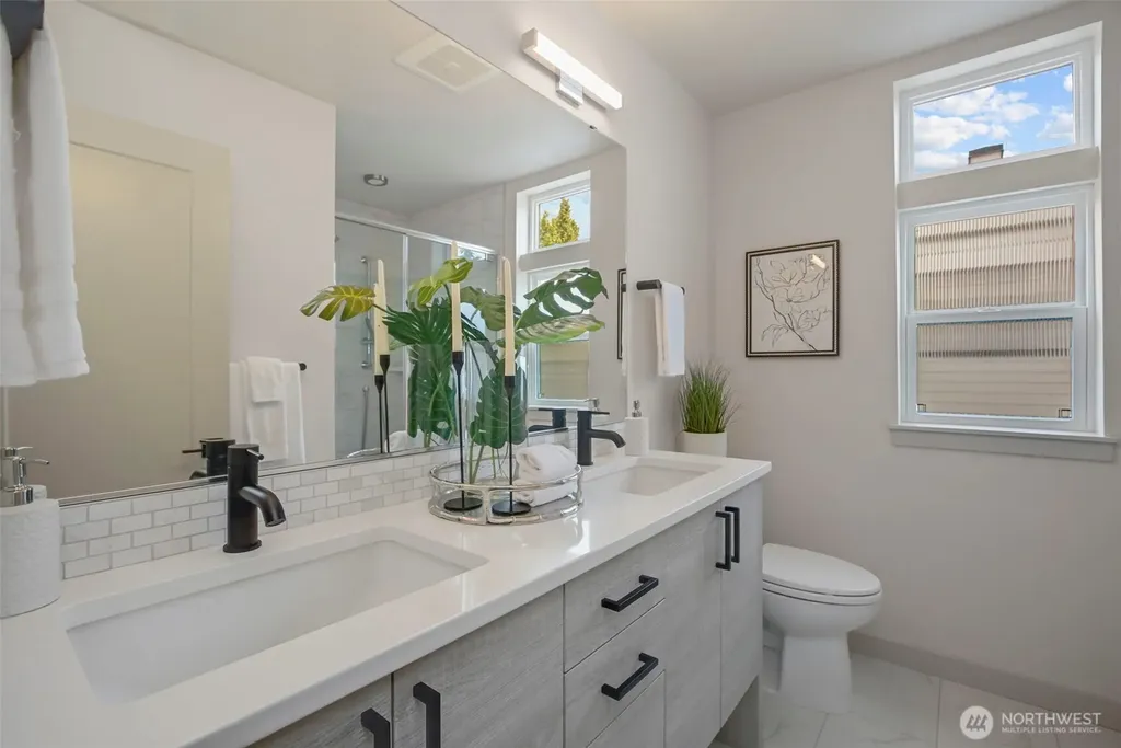 1010 NE 92nd Street Seattle WA 98115