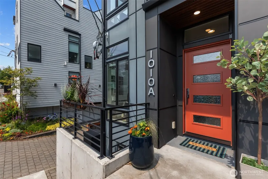 1010 NE 92nd Street Seattle WA 98115