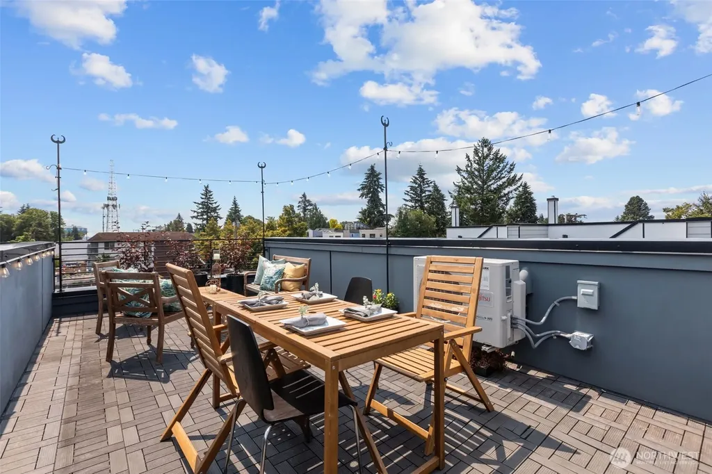 1010 NE 92nd Street Seattle WA 98115