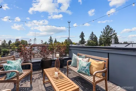1010 NE 92nd Street Seattle WA 98115