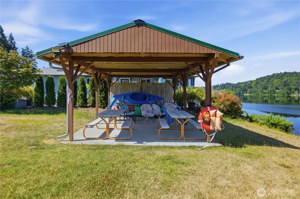 4707 Black Lake Belmore Road SW Olympia WA 98512