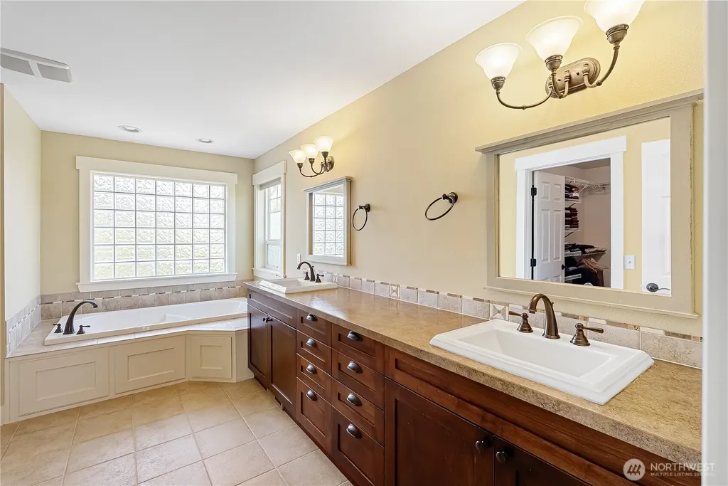 3210 White Swan Lane Ferndale WA 98248