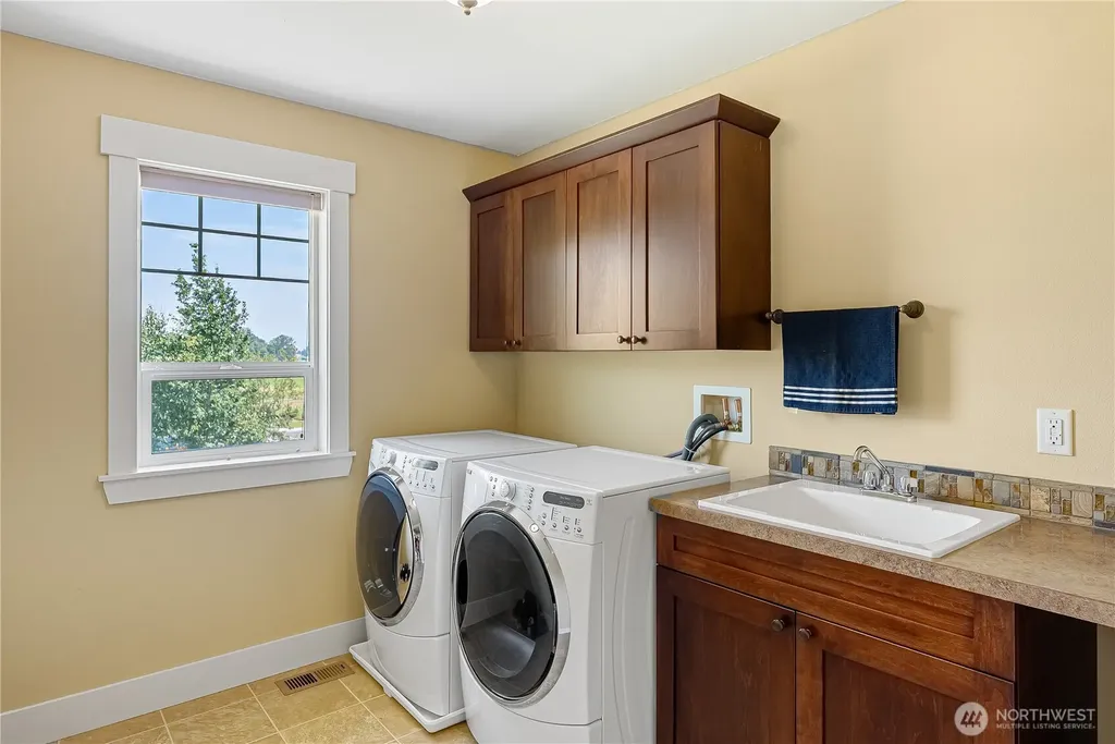 3210 White Swan Lane Ferndale WA 98248