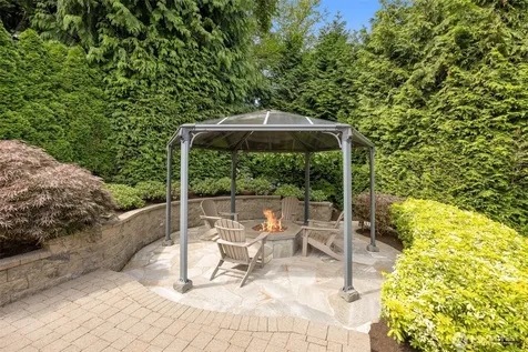 10821 181st Avenue NE Redmond WA 98052