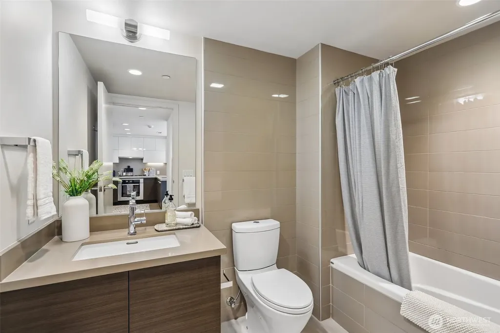588 Bell Street Seattle WA 98121